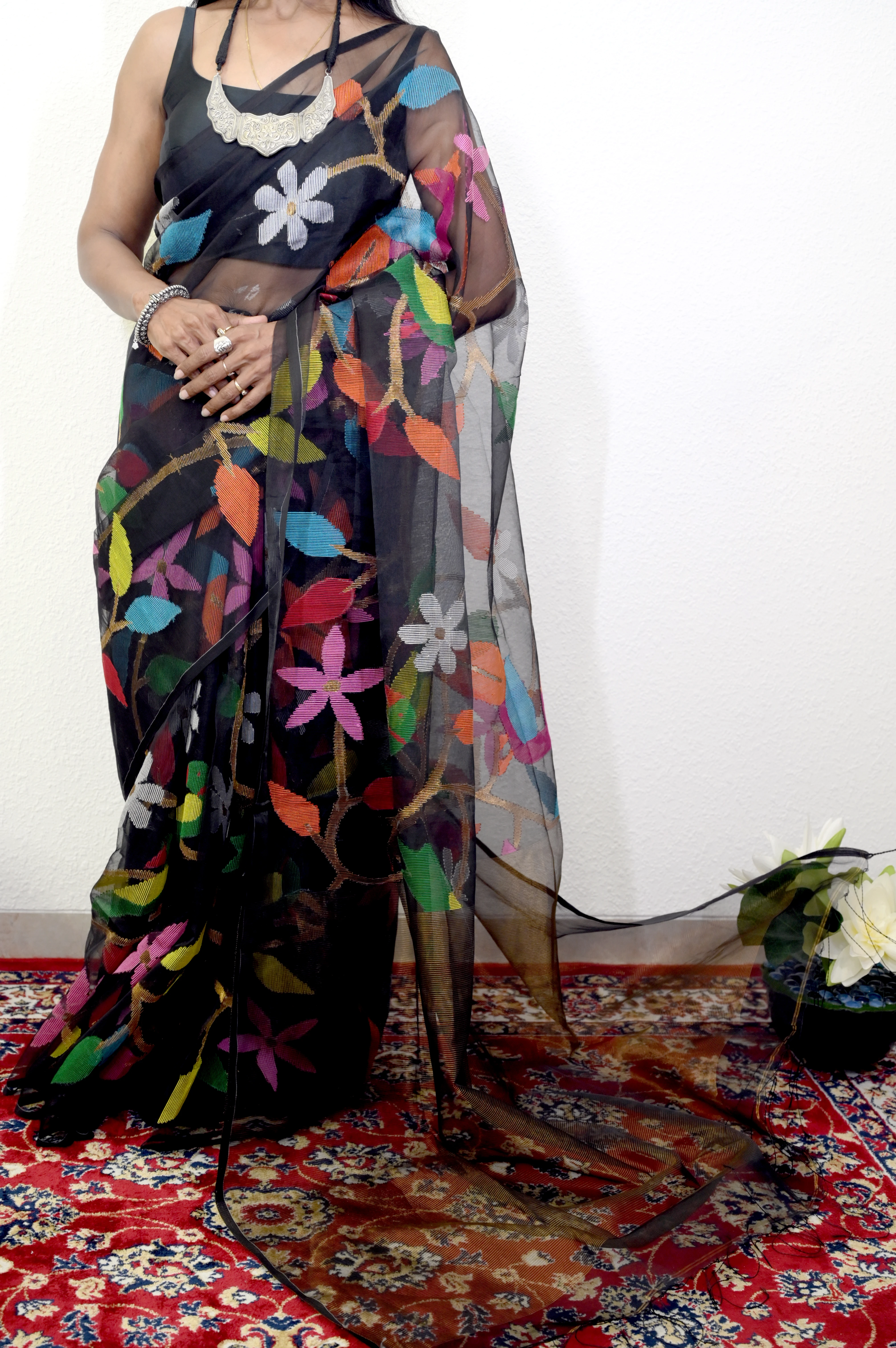 Midnight Bloom: Handwoven Organza Jamdhani Saree with Vibrant Flora
