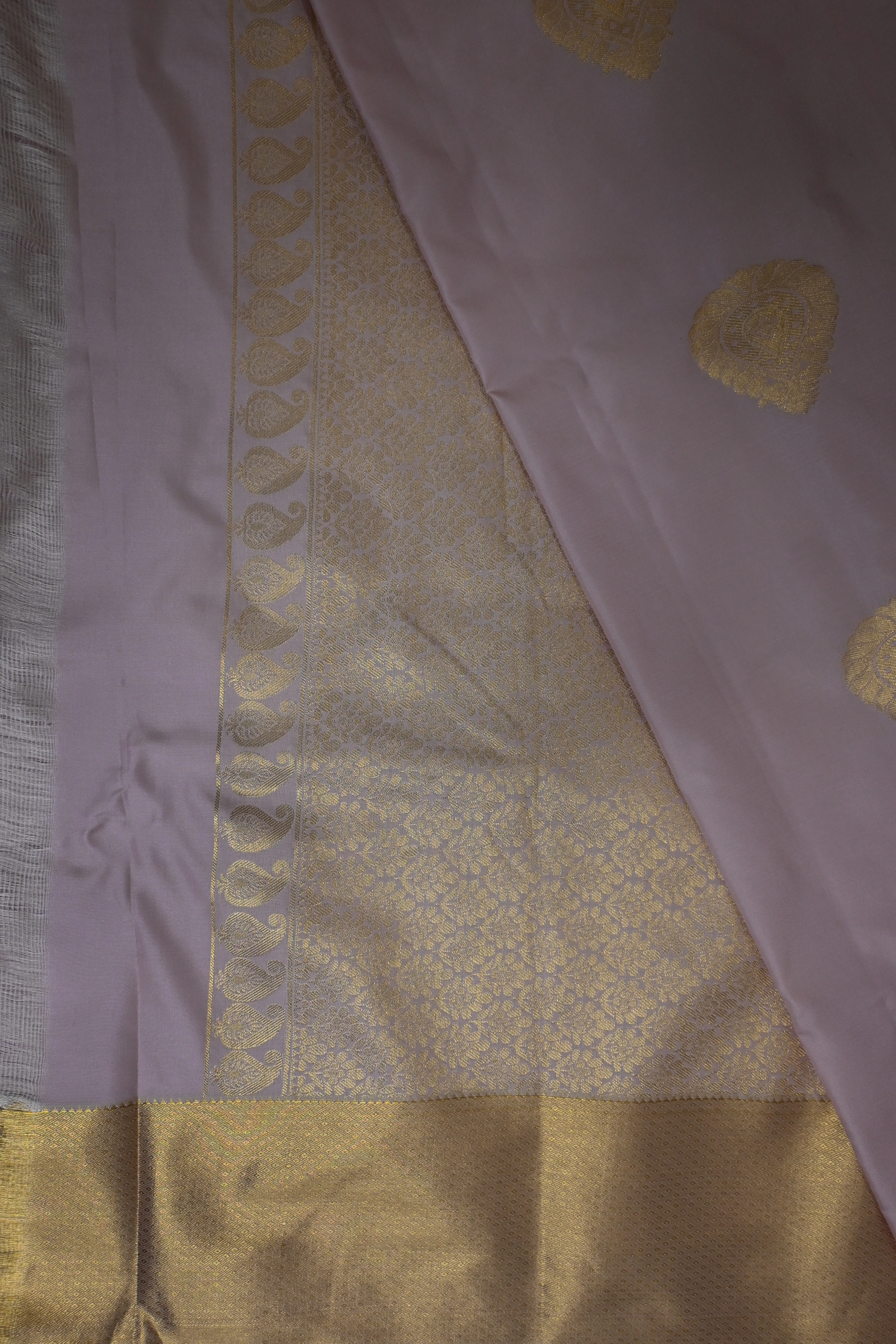 Powder Pink Butti Kanjivaram Silk Saree